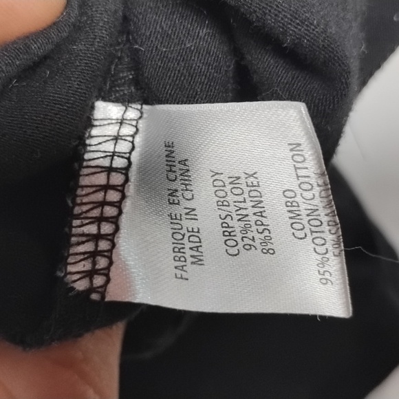 Lily morgan small black corset like crop top w/ lace - Picture 5 of 5